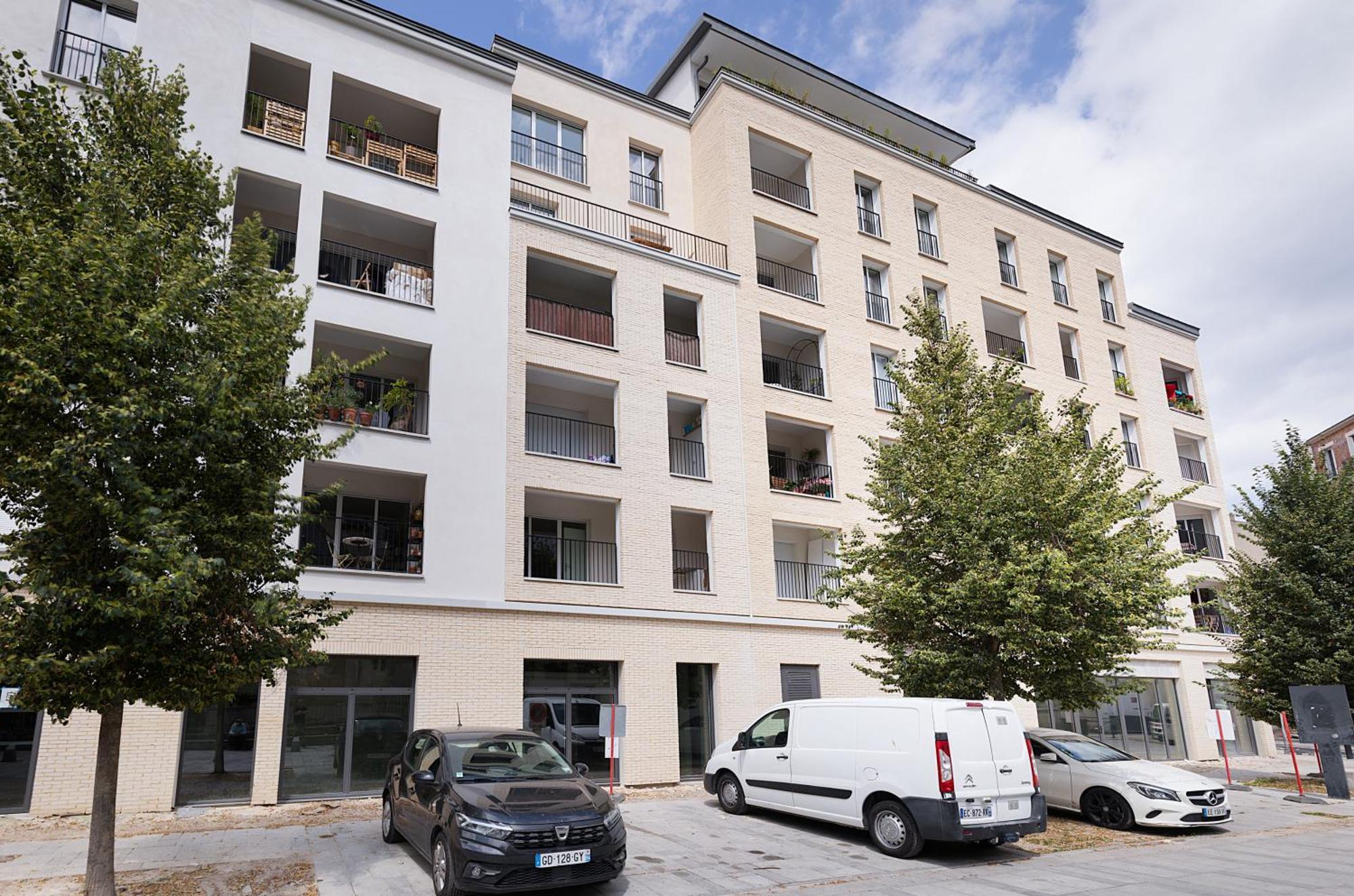 La Terrasse De L'eglise, Paris Center & Eurostar 15 Mn, Brand New Duplex With Terrasse, Balcony, 2 Bathrooms, Parking,