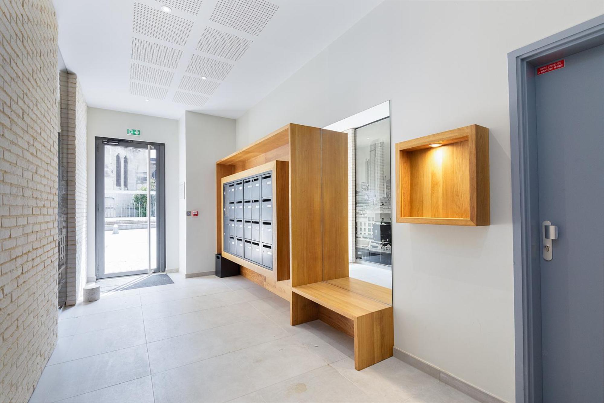 Apartment La Terrasse De L'eglise, Paris Center & Eurostar 15 Mn, Brand New Duplex With Terrasse, Balcony, 2 Bathrooms, Parking,