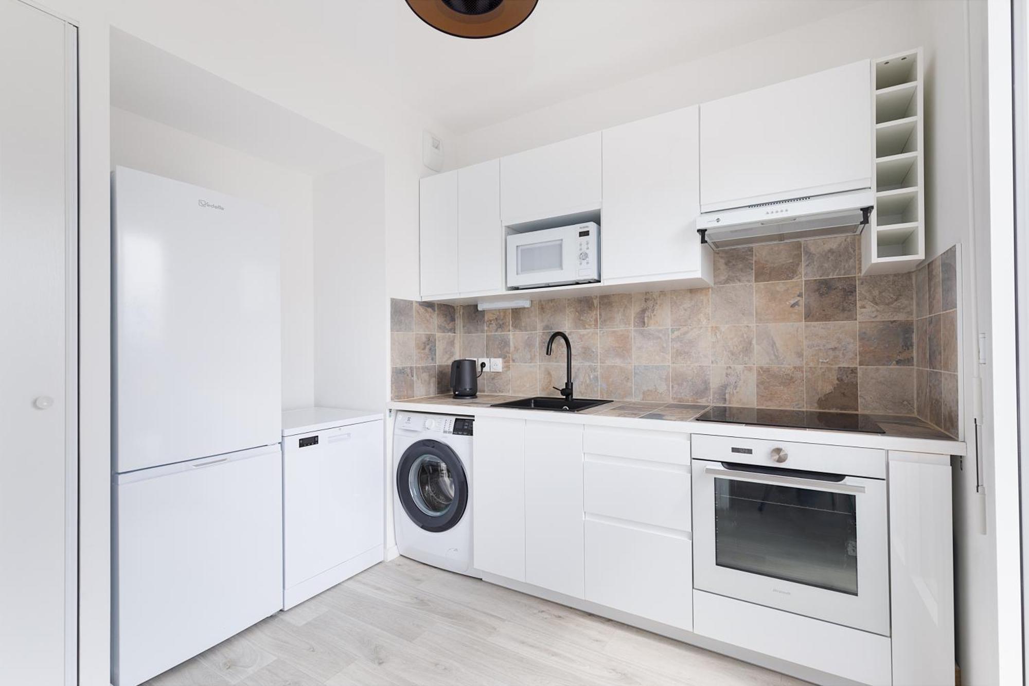 Apartment La Terrasse De L'eglise, Paris Center & Eurostar 15 Mn, Brand New Duplex With Terrasse, Balcony, 2 Bathrooms, Parking, Saint-Denis (Seine-Saint-Denis)