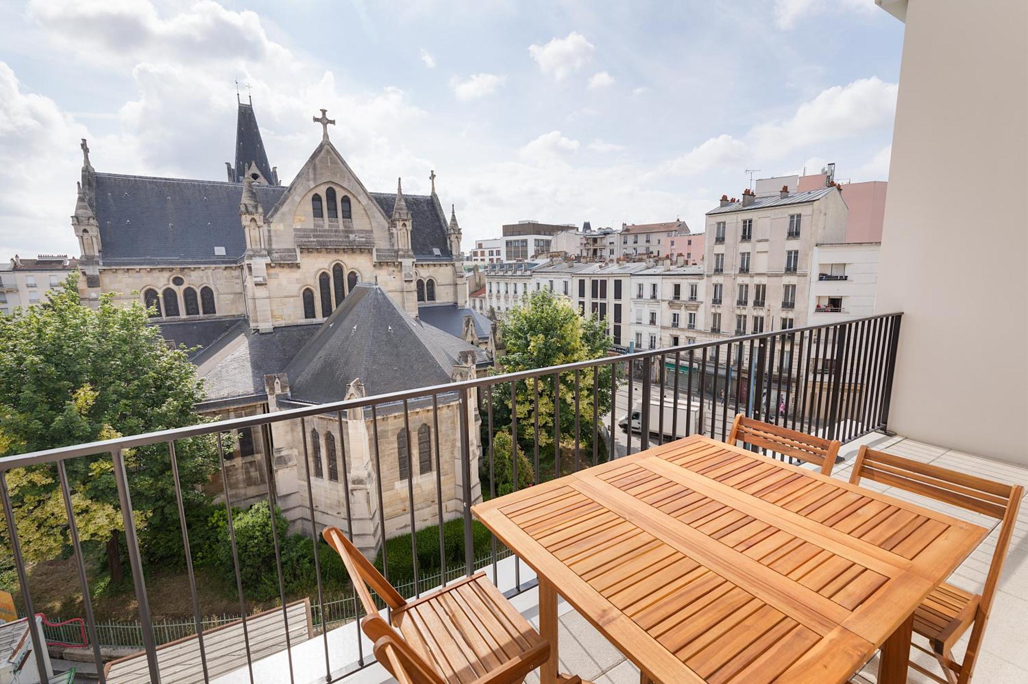 La Terrasse De L'eglise, Paris Center & Eurostar 15 Mn, Brand New Duplex With Terrasse, Balcony, 2 Bathrooms, Parking,